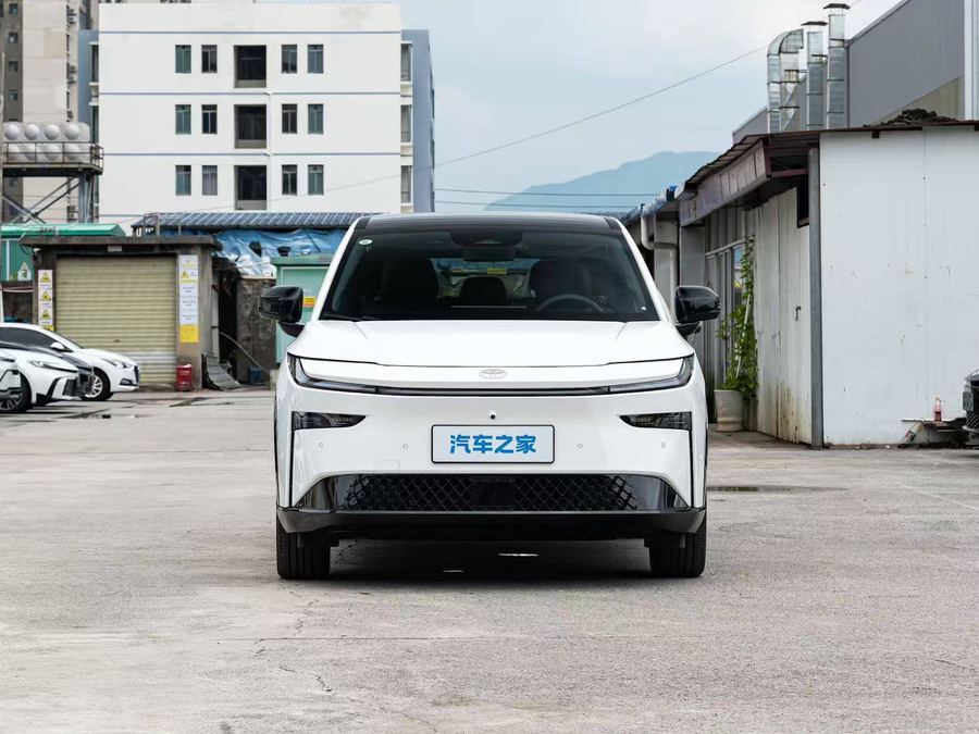 Toyota bZ3X — без пробега